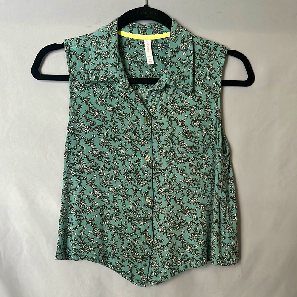Xhilaration sleeveless collared floral crop top | size M
